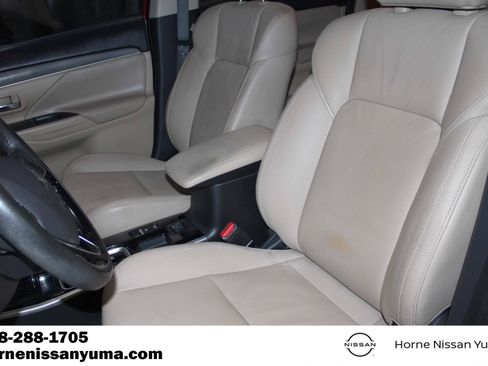 Used 2019 Mitsubishi Outlander FWD image 4