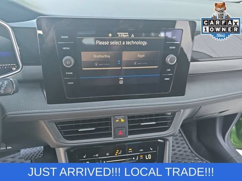Used 2025 Volkswagen Taos SE FWD image 8