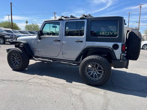 Used 2018 Jeep Wrangler Unlimited Sport S AWD/4WD image 8