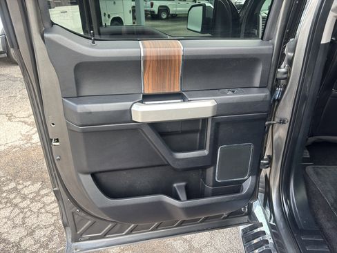 Used 2016 Ford F150 Lariat w/ Equipment Group 502A Luxury AWD/4WD image 13