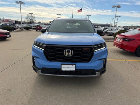 Used 2024 Honda Pilot TrailSport image 8