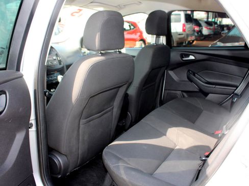 Used 2015 Ford Focus SE image 9