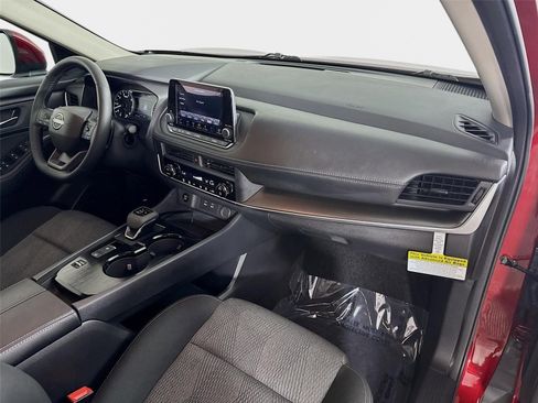 Used 2026 Nissan Rogue SV FWD image 28