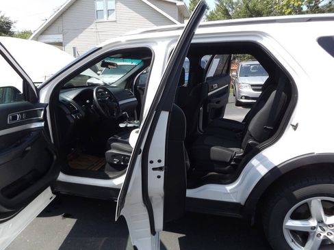 Used 2016 Ford Explorer XLT AWD/4WD image 12