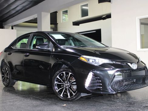 Used 2019 Toyota Corolla SE FWD image 32