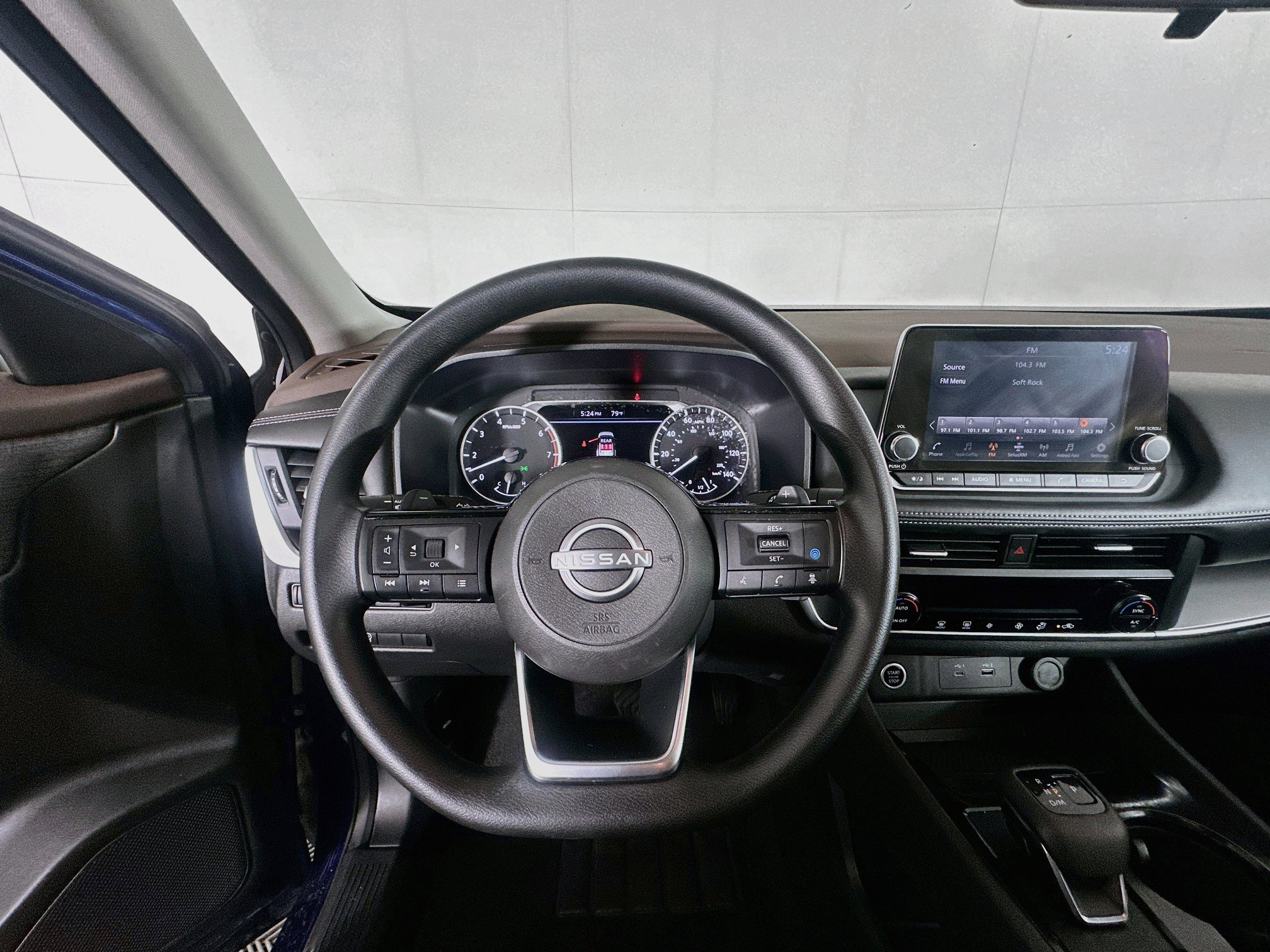 Used 2023 Nissan Rogue SV FWD image 18