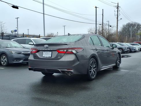 Used 2024 Toyota Camry SE image 4