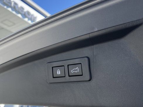 Certified 2025 Subaru Outback Limited w/ Popular Package #2 image 11