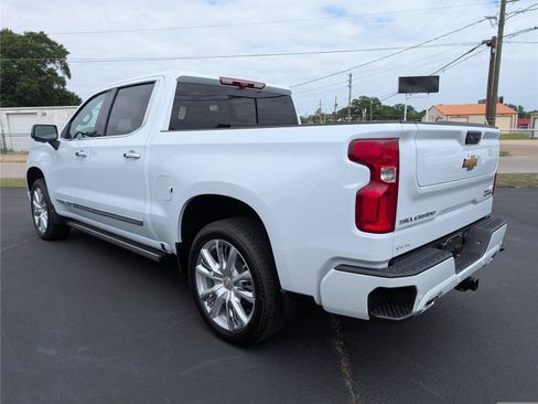 New 2026 Chevrolet Silverado 1500 High Country AWD/4WD image 6