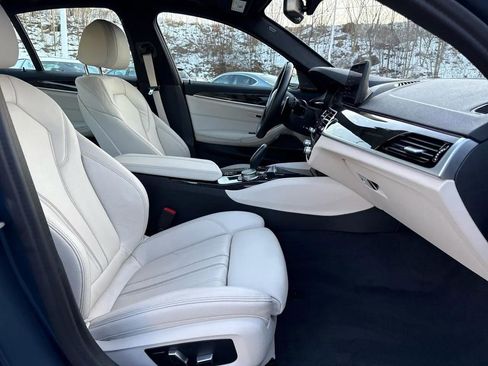 Used 2023 BMW 530e xDrive w/ Premium Package image 43