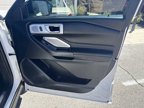 Used 2020 Ford Explorer Platinum w/ Premium Technology Package AWD/4WD image 28