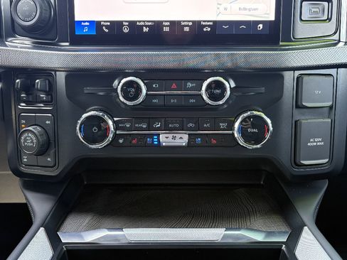 Certified 2025 Ford F350 Platinum w/ Tremor Off-Road Package AWD/4WD image 30