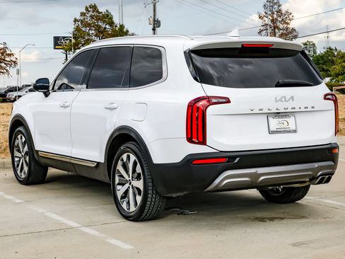 Used 2022 Kia Telluride EX w/ EX Premium Package FWD image 10