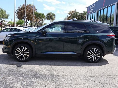 Used 2024 Nissan Pathfinder Platinum FWD image 18