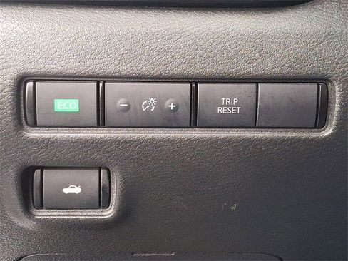 Used 2021 Nissan Sentra SV image 25