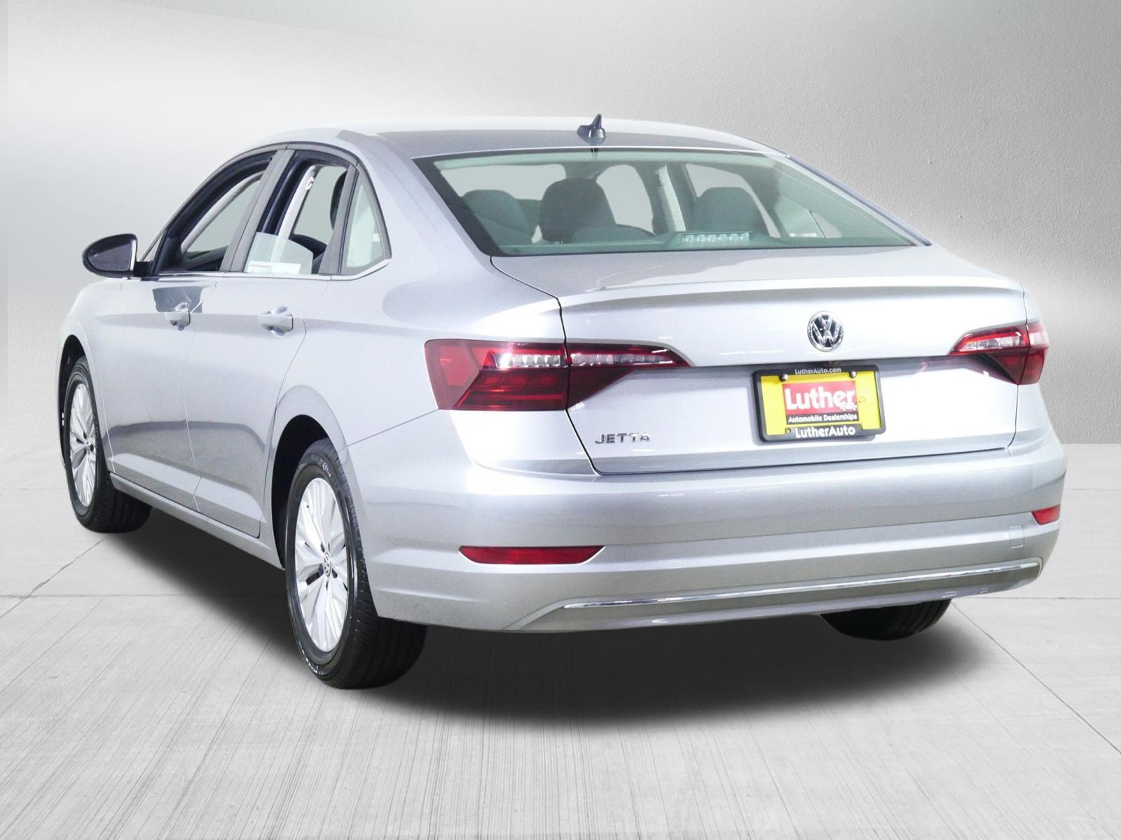 Used 2020 Volkswagen Jetta SE FWD image 5