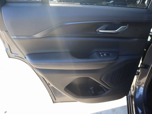 New 2025 Jeep Grand Cherokee Laredo image 17