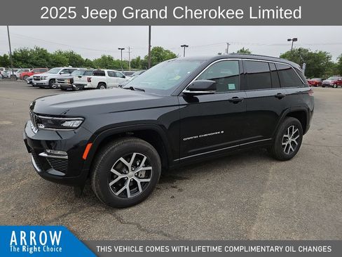 Used 2025 Jeep Grand Cherokee Limited AWD/4WD image 5