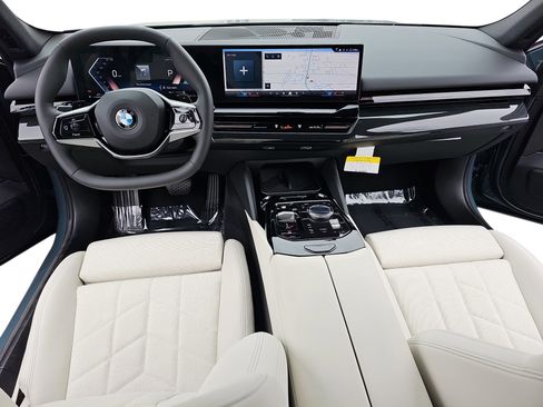 Used 2025 BMW 530i image 9