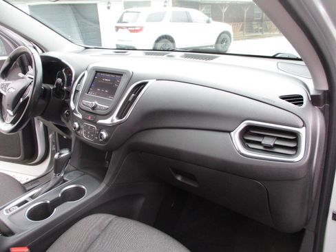 Used 2020 Chevrolet Equinox LT w/ Driver Convenience Package FWD image 22