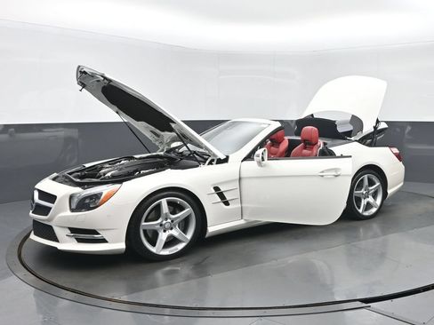 Used 2016 Mercedes-Benz SL 550 image 32