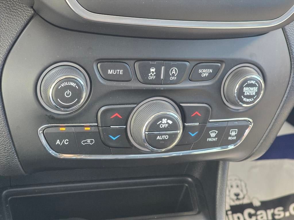 Used 2022 Jeep Cherokee Latitude Lux AWD/4WD image 16