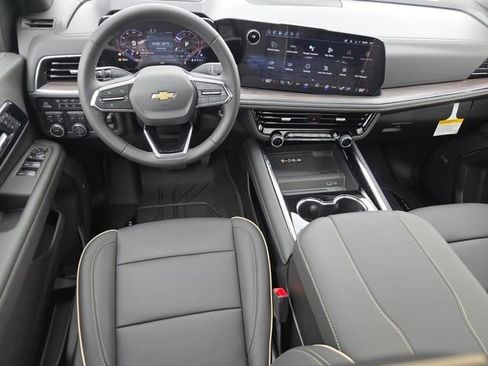 New 2026 Chevrolet Suburban Premier AWD/4WD image 3