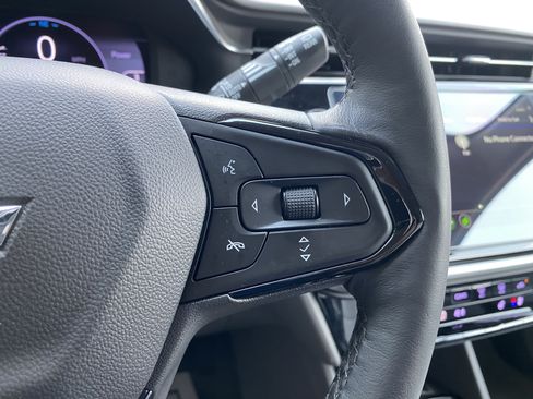 Used 2023 Chevrolet Bolt EUV Premier FWD image 20