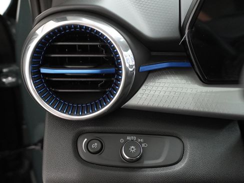 New 2026 Chevrolet Trax LT w/ Driver Confidence Package image 18