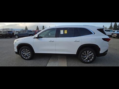 Used 2025 Buick Enclave Preferred FWD image 4