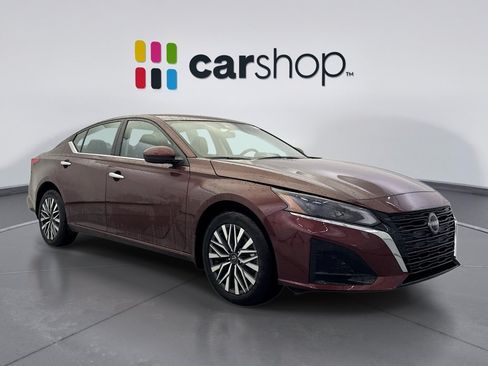 Used 2023 Nissan Altima 2.5 SV AWD/4WD image 7