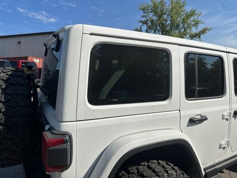 Used 2026 Jeep Wrangler Unlimited Rubicon AWD/4WD image 25