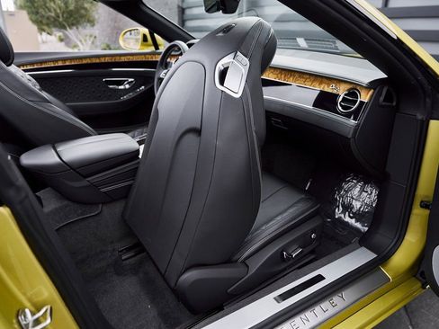 Used 2022 Bentley Continental GT image 38