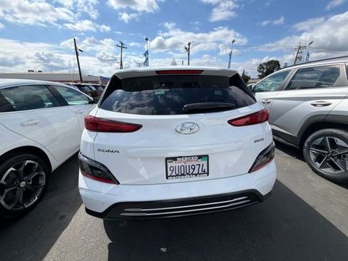 Used 2023 Hyundai Kona Limited FWD image 6