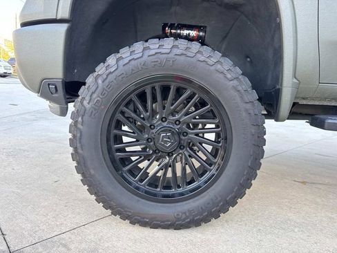 Used 2024 Chevrolet Silverado 2500 Custom w/ Custom Value Package image 6