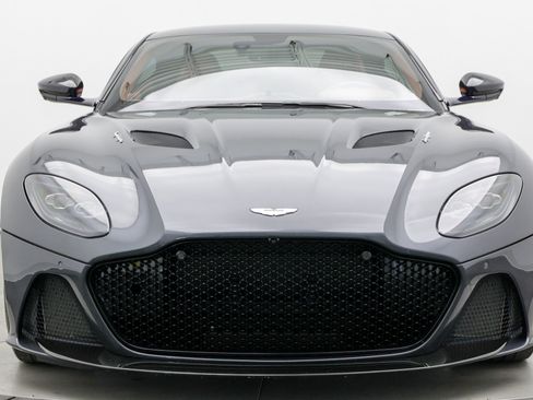 Used 2019 Aston Martin DBS Superleggera RWD image 2