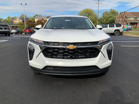 New 2026 Chevrolet Trax LS image 2