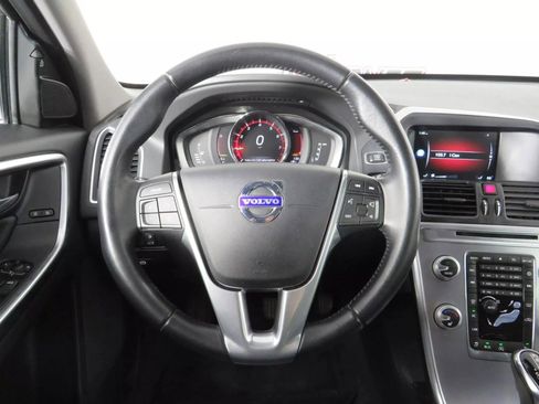 Used 2017 Volvo XC60 T6 Dynamic w/ Preferred Option Package image 12