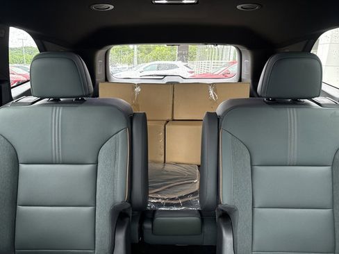 New 2026 GMC Acadia AT4 w/ Luxury Package AWD/4WD image 18