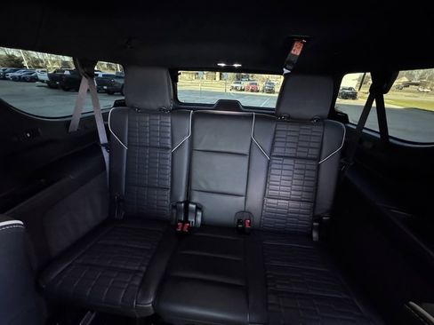 Used 2023 Cadillac Escalade ESV Sport Platinum w/ LPO, ONYX Package image 17
