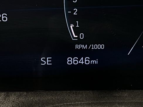 Used 2024 Cadillac XT4 Sport image 16