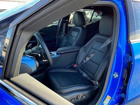 New 2026 Chevrolet Equinox EV LT image 9