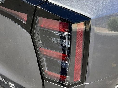 New 2025 Nissan Kicks SV w/ SV Premium Package image 11