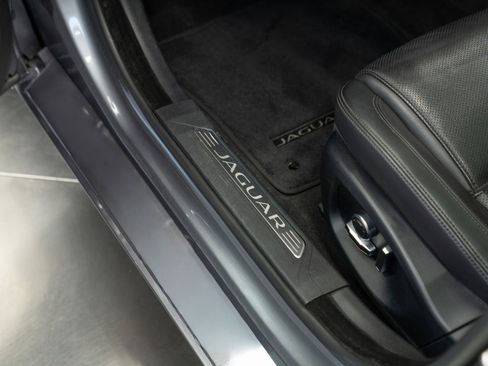 Used 2020 Jaguar XE S image 19