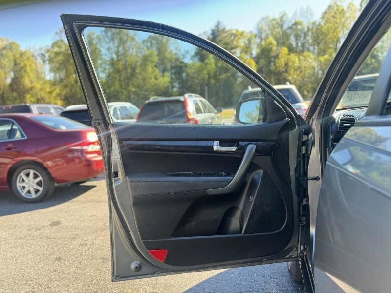 Used 2014 Kia Sorento LX AWD/4WD image 9