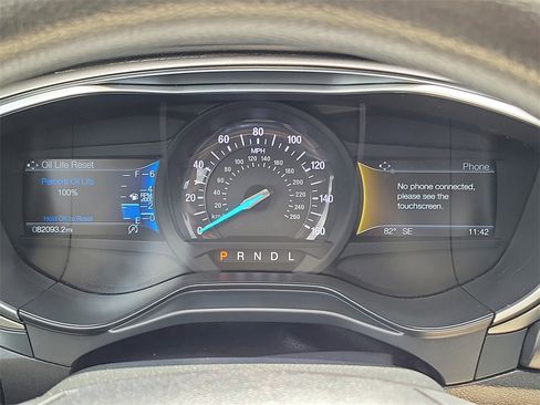 Used 2020 Ford Fusion SE image 26