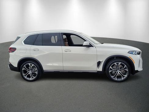 New 2026 BMW X5 sDrive40i image 8