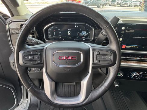 Used 2022 GMC Sierra 1500 SLE image 15