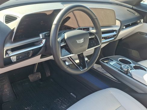 Used 2024 Cadillac Lyriq Luxury image 15