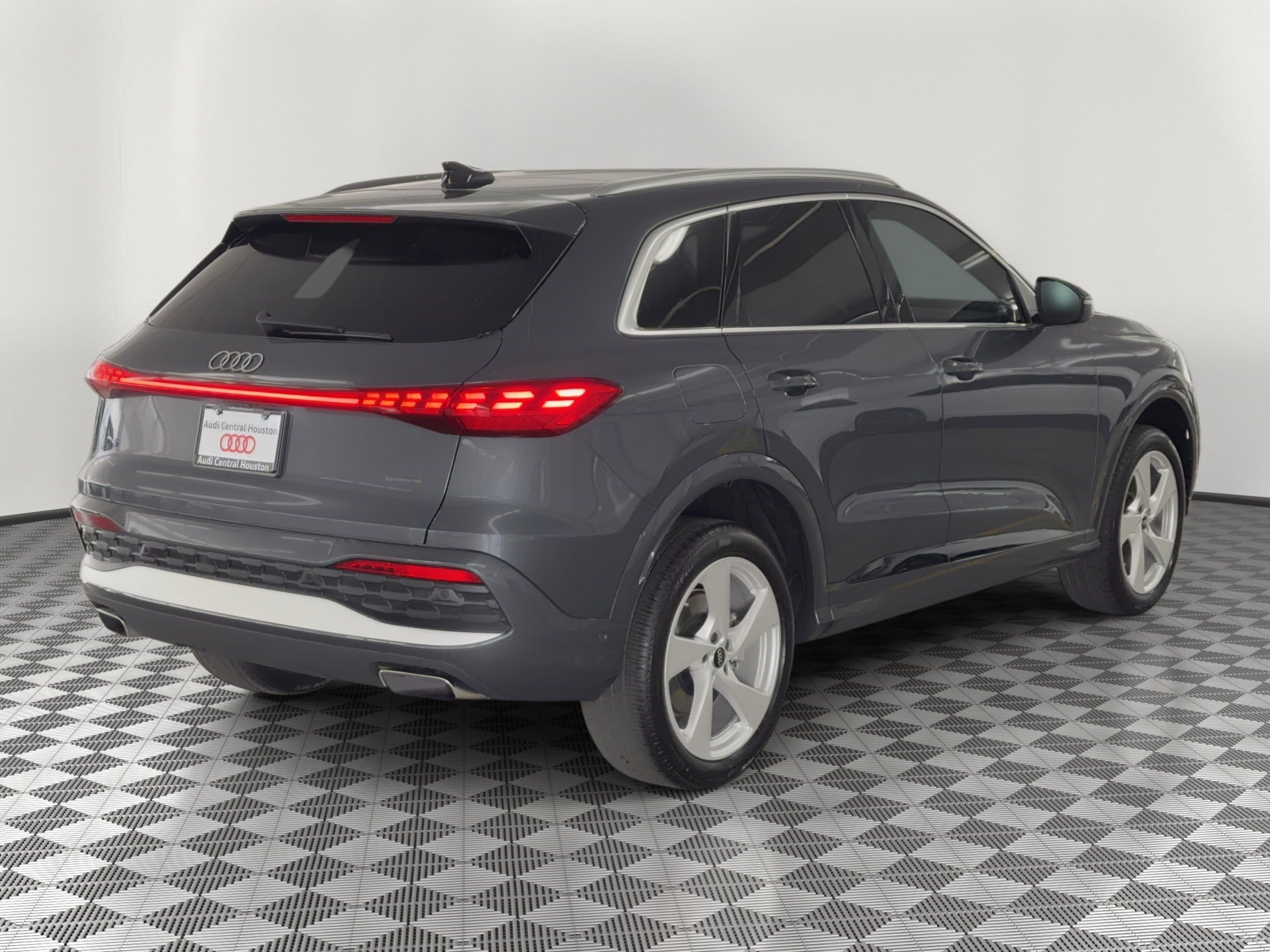 New 2026 Audi Q5 Premium Plus AWD/4WD image 9
